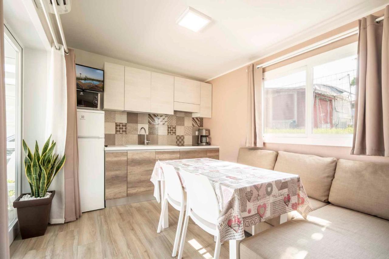 Apartment In Manerba Del Garda 22048 Exterior foto